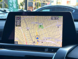 【メーカー純正ナビ】インテリアに溶け込むスタイリッシュな「専用設計」メーカーナビを装備♪視認性や操作性など基本性能にも優れ、より上質なカーライフをお楽しみいただけます。