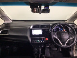 【前方視界】開放的な前方視界!運転がしやすく疲れにくいです♪窓が大きく、見通しがとっても良いおクルマですよ♪