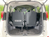 普段のお買い物や通勤、送迎等に十分な荷室スペースを確保しております。セカンドシートを倒すと、大きな荷物の積載も可能です♪