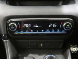 設定で室内温度を一定に保つオートエアコン。