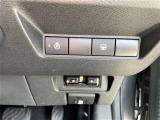 運転席スイッチ類。ステアリングヒーターはここでON/OFF。