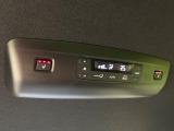 【前席+中列シートヒーター】寒い日に重宝するシートヒーターを後席にも装備!エアコンより早く温まってくれるので寒がりの人も安心ですね♪エアコンの温風は乾燥するから苦手、という方にもをおすすめです。