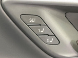 【メモリー機能付きパワーシート】ドライバーごとに設定したシート位置を記憶して、ボタン一つで切り替えできる便利な機能!運転する方が複数名いらっしゃるご家庭におすすめです♪