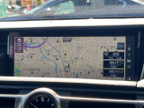 【メーカー純正ナビ】インテリアに溶け込むスタイリッシュな「専用設計」メーカーナビを装備♪視認性や操作性など基本性能にも優れ、より上質なカーライフをお楽しみいただけます。