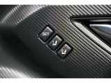 運転席のシートポジションメモリー機能は、登録済みの運転者と交代しても、シートポジションの変更の手間がかかりません。