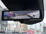 スマートルームミラーで定員乗車時や大きな荷物があっても後方視界が確保できます。