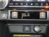 【シートヒーター搭載】シートを温めてくれる暖房機器です!長時間座っていると負担が掛かりやすい背中や腰、または冬場の寒い日に冷えやすい脚部に快適なぬくもりを♪