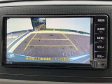 【バックモニター】バックカメラが装着されています。車庫入れが苦手な方もこれがあれば安心ですね