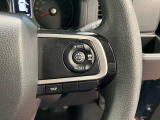【アダプティブクルーズコントロール】 走行中に先行車の様子を検知しながら、設定した速度の範囲内で先行車との距離のキープを支援!疲れにくく、長距離運転中の渋滞なども快適に運転できます。