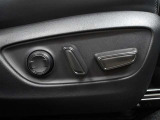運転席はパワーシートなのでお好みのドライビングポジションに調整可能です♪