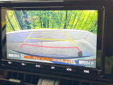 【バックカメラ】駐車時に後方がリアルタイム映像で確認できます。大型商業施設や立体駐車場での駐車時や、夜間のバック時に大活躍!運転スキルに関わらず、今や必須となった装備のひとつです!