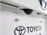バックモニター付なので後退時に後方が見えるので安心。 車は構造上、死角がたくさんなので万が一を考えると必須ですね。 あくまで補助の為の装備、バックは目視で確認する事が重要ですよ。