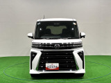 細部にメッキパーツの煌き。大人の感性に響く洗練さを身にまとったタントカスタムが入荷致しました。