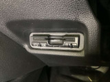 ハンドルの左下にETCがついています。高速道路の料金所の通過も楽々です。 カードの取り出しもしやすい場所についています。