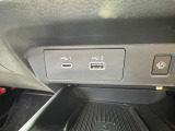 type-Aとtype-C付きなので車内での充電も安心♪