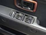 パワーウインドウを装備しております!後席ウインドゥの閉め忘れも運転席で解決できます♪