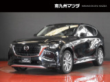 中古車専門再生工場にて熟練専任スタッフが丁寧に清掃、仕上げを実施しております。また、お客様に安心してご検討いただける様、公取協が定める基準に基づき車両検査を実施し、車両状態評価証を発行しております。