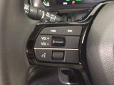 ステアリングリモコンは、運転中でも簡単に音量調整やチャンネル変更もできます!わき見運転防止にもつながるので安心です♪