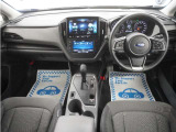 運転にかかわる様々な操作を安全に行えるように視点移動が少なく、操作性に配慮されたスイッチ類が凝縮されたコクピットです。