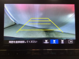 バックでの車庫入れも安心です! リアカメラが付いているバックモニター付のナビを装備しております。操作線もついており距離感も画面から確認できます。