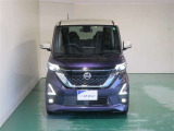 明度の高いLEDヘッドライトで、夜間の運転も安心です。