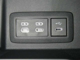 【充電用USB端子】デバイスの充電に便利です。※実際の接続端子は写真で確認or店舗までご気軽にお問合せください♪