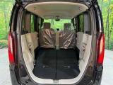 普段のお買い物や通勤、送迎等に十分な荷室スペースを確保しております。セカンドシートを倒すと、大きな荷物の積載も可能です♪