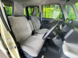 運転席シート廻りは使用感も少なく、良好な状態となっています。丁寧に使われていたことがよくわかりますね。