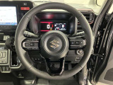 ステアリングから手を離さず、運転に集中したままオーディオ等の操作ができます。