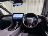 運転席まわりです。 各操作スイッチは使いやすい位置に配置されてます。