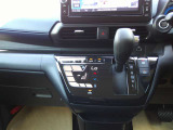 快適オートエアコン付♪設定温度をキープし車内を快適な温度に保ちます♪
