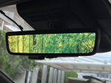 【デジタルインナーミラー】後席の大きな荷物や同乗者で後方が確認しづらい時でも安心!カメラが撮影した車両後方の映像をルームミラー内に表示。クリアな視界で状況の確認が可能です!