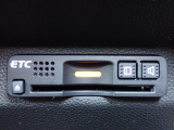 ■【ETC車載器】が装備されています。セットアップをしてお渡しとなり、ETCカードを差し込むだけで高速道路の利用が可能です。