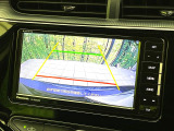 【バックカメラ】駐車時に後方がリアルタイム映像で確認できます。大型商業施設や立体駐車場での駐車時や、夜間のバック時に大活躍!運転スキルに関わらず、今や必須となった装備のひとつです!