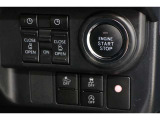 ■衝突回避支援機構■自動車に搭載したレーダーやカメラからの情報をコンピュータが解析し、運転者への警告やブレーキの補助操作などを行います。事故予防に!
