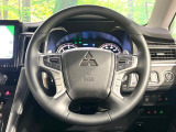 【純正革巻きステアリング】上質な革を使用することで、手にしっかり馴染みとても運転しやすいハンドルです♪