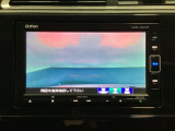 ギヤをR(バック)に入れるとナビの画面に後ろの映像が映るリアカメラ付です。後退時、コンディションが悪い視界でもカラーバックモニターがドライバーをサポートします。