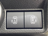 【両側パワースライドドア】スマートキーや運転席のスイッチで後席両側スライドドアの開閉が可能♪電動だから力を入れてドアを開ける必要が無く、小さなお子様でも簡単に開け閉めでき快適です♪