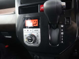 オートエアコンなので車内は一年中快適です♪