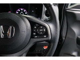 Hondaセンシングの機能のひとつ、アダプティブクルーズコントロール付!アクセルから足を離しても設定したスピードと前車との車間を保ち走行してくれます!車線維持もアシスト☆高速道路で疲労軽減ですね☆