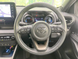インテリアに合わせたデザインのステアリングは、運転される方のことも考え、運転しやすい形状、大きさです。是非一度、実際に触ってお確かめください。