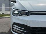 LEDマトリックスヘッドライト「IQ.LIGHT」フロントカメラで対向車や先行車を検知し、マトリックスモジュールに搭載されたLEDを個別に制御することで最適な配光を実現。