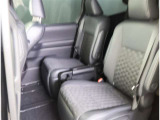 ゆとりある広々とした車内空間は、ドライブを始め買い物やレジャーなど、幅広く活躍します。一人でもみんなとでもお出かけを楽しみましょう!