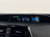 センターメーターは視点移動が少なく、長時間の運転でも疲れにくいそうです!インフォメーションディスプレイもあり色々な設定変更や情報が確認できます!