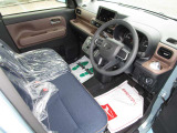 届出済未使用車/4WD/バックカメラ/両側電動/冬タイヤAW&マット、バイザー付