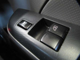 ビジネスカーでも快適装備は外せません。運転席&助手席はパワーウインドウです。(挟み込み防止機能付き)。