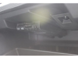 ETC車載器はグローブボックス内に取り付け。外からは見えないのでセキュリティ対策もばっちり。