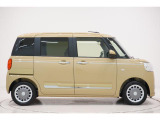 県内13店舗にて常時500台以上ダイハツ車を展示中です。見て、触って、納得のいく一台をぜひ見つけてください。