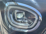 ●LEDヘッドライト:夜間走行時も良好な視界を確保し安心して運転できる高輝度LEDヘッドライトを装備!点灯速度が早く、消費電力も抑えられています。