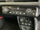 運転席/助手席シートヒーターで寒い日もすぐに温かくなり快適に過ごせます。3段階の温度調整が可能です